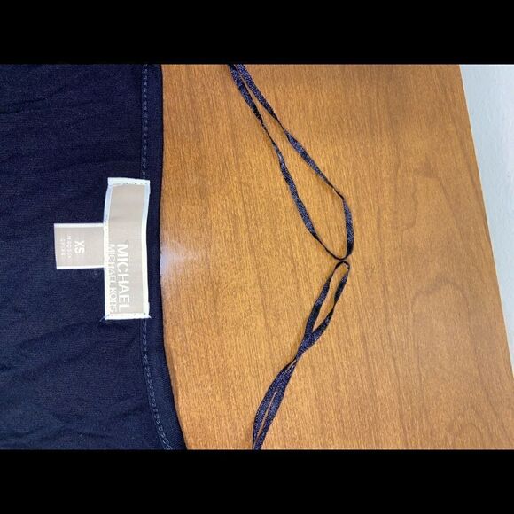 Micheal kors  slerveless top - Picture 4 of 5